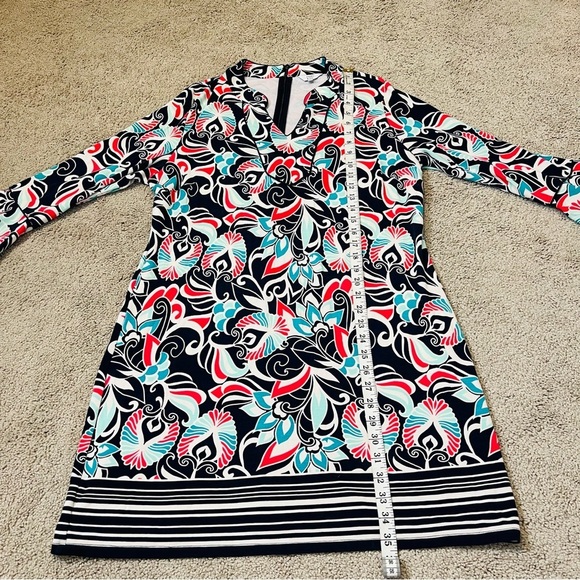 Crown & Ivy Bell Sleeve Split V-Neck Floral-Print Dress. Size Large. - Picture 13 of 14